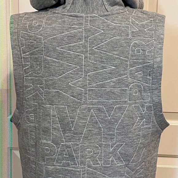 IVY PARK sleeveless embroidered hoodie sweatshirt - Picture 3 of 6